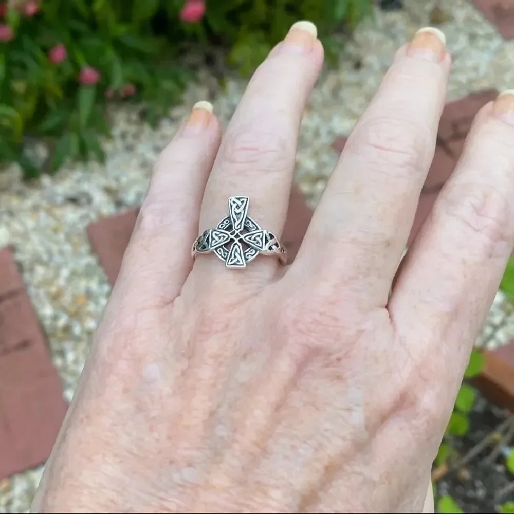 Sterling Silver Celtic Cross Ring Size 9